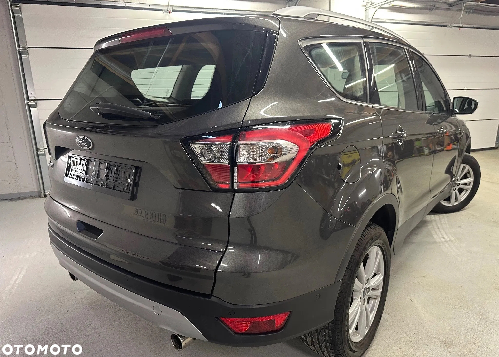 Ford Kuga 2.0 TDCi 2x4 Titanium - 13