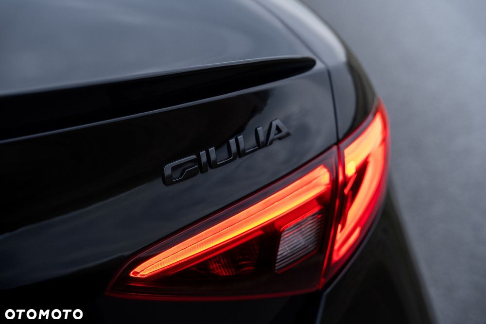 Alfa Romeo Giulia 2.0 Turbo 16V AT8 Veloce Ti - 5