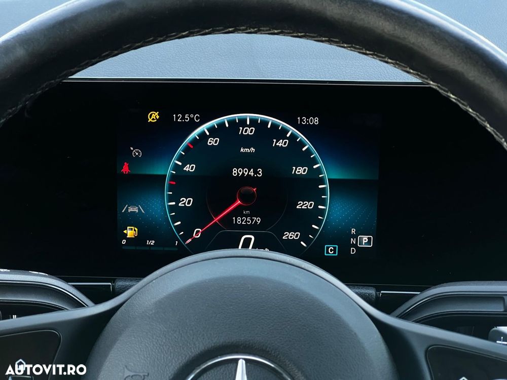 Mercedes-Benz GLA - 13