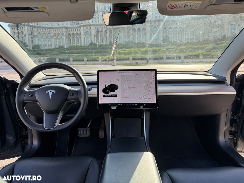 Tesla Model 3 Long Range - 8