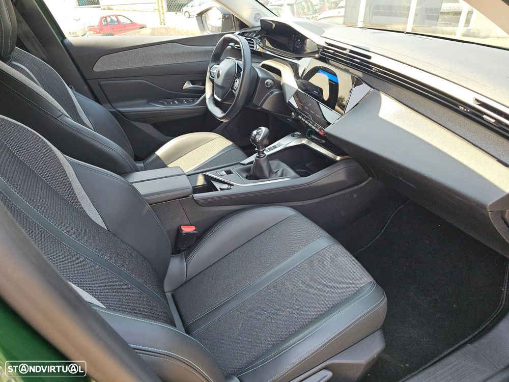 Peugeot 308 1.2 PureTech Allure - 21