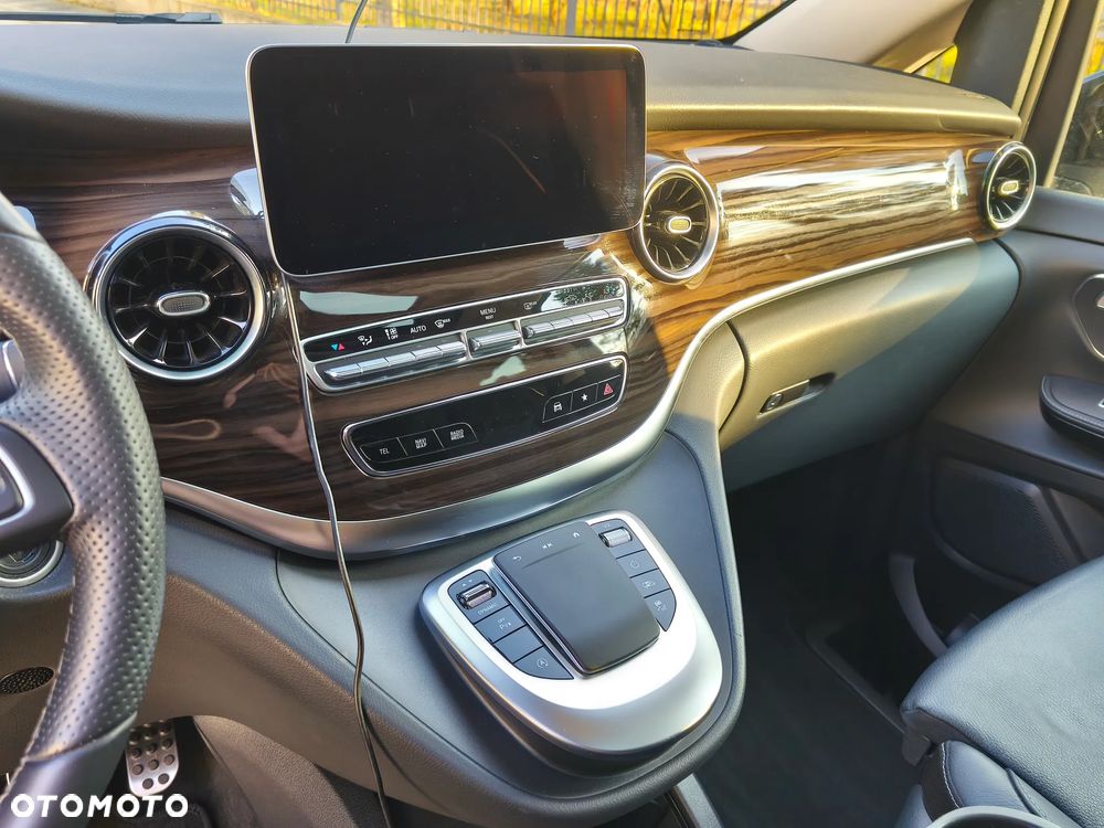 Mercedes-Benz Klasa V - 13