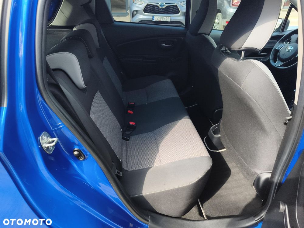 Toyota Yaris - 10