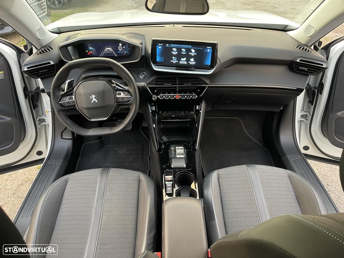 Peugeot 2008 1.5 BlueHDi Allure Pack EAT8 - 17