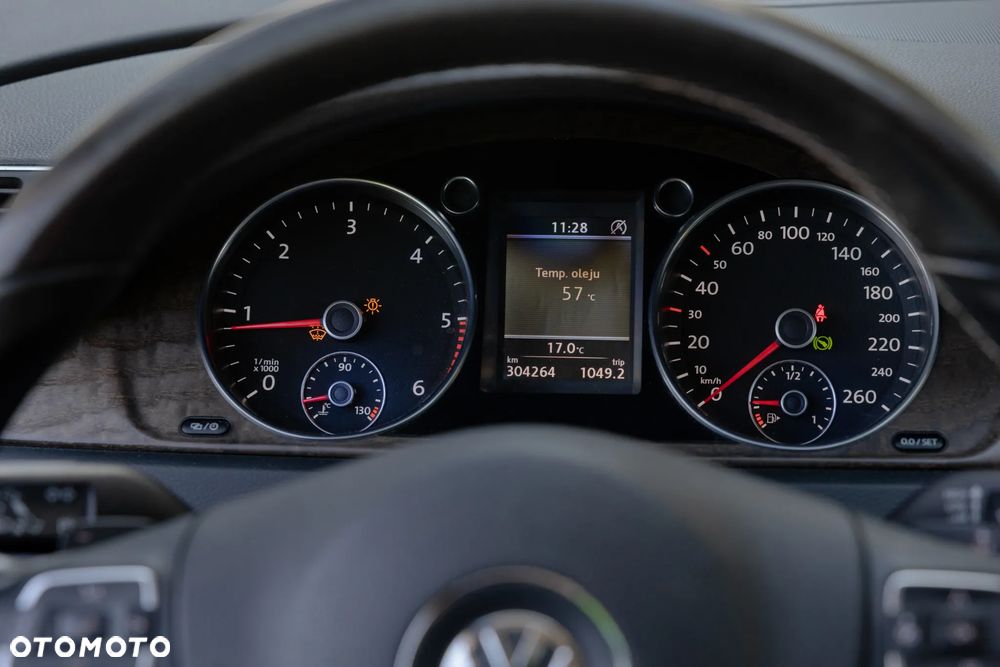 Volkswagen Passat 2.0 TDI DSG BlueMotion Technology Exclusive - 24