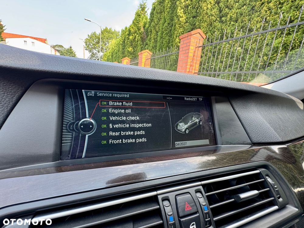 BMW Seria 5 550i Sport-Aut - 30