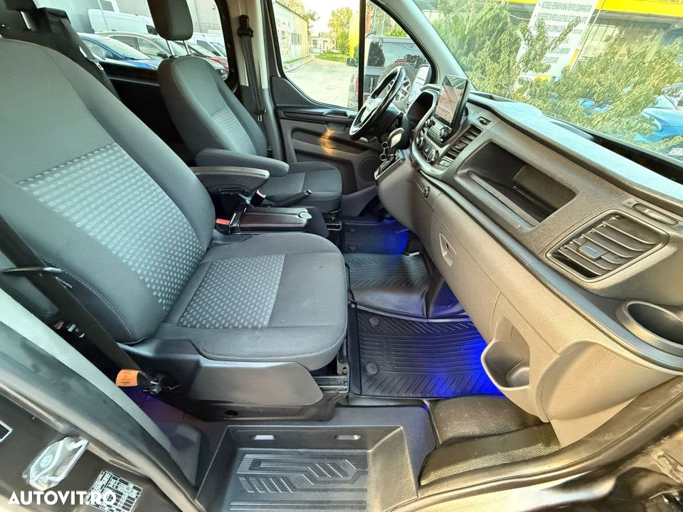 Ford Transit Custom - 13