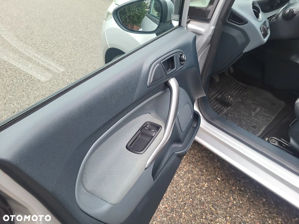 Ford Fiesta 1.25 Silver X (Ambiente) - 18