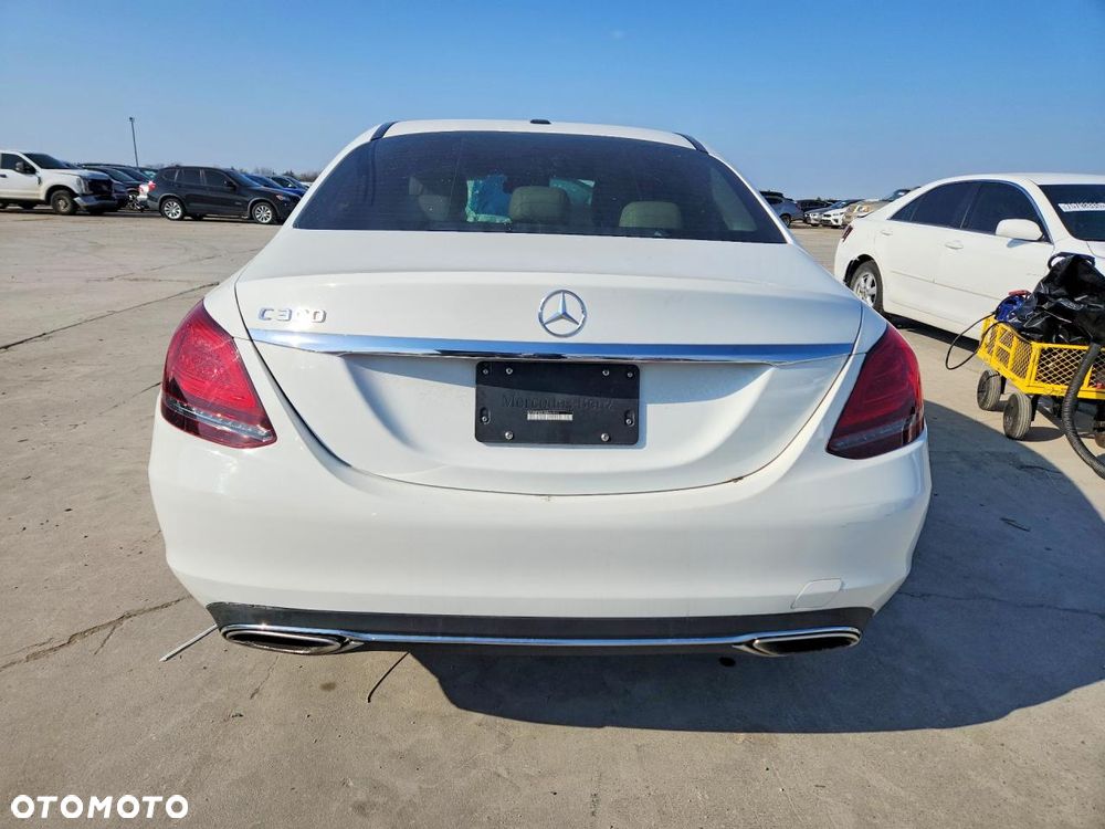 Mercedes-Benz Klasa C 300 4Matic 9G-TRONIC Avantgarde - 6