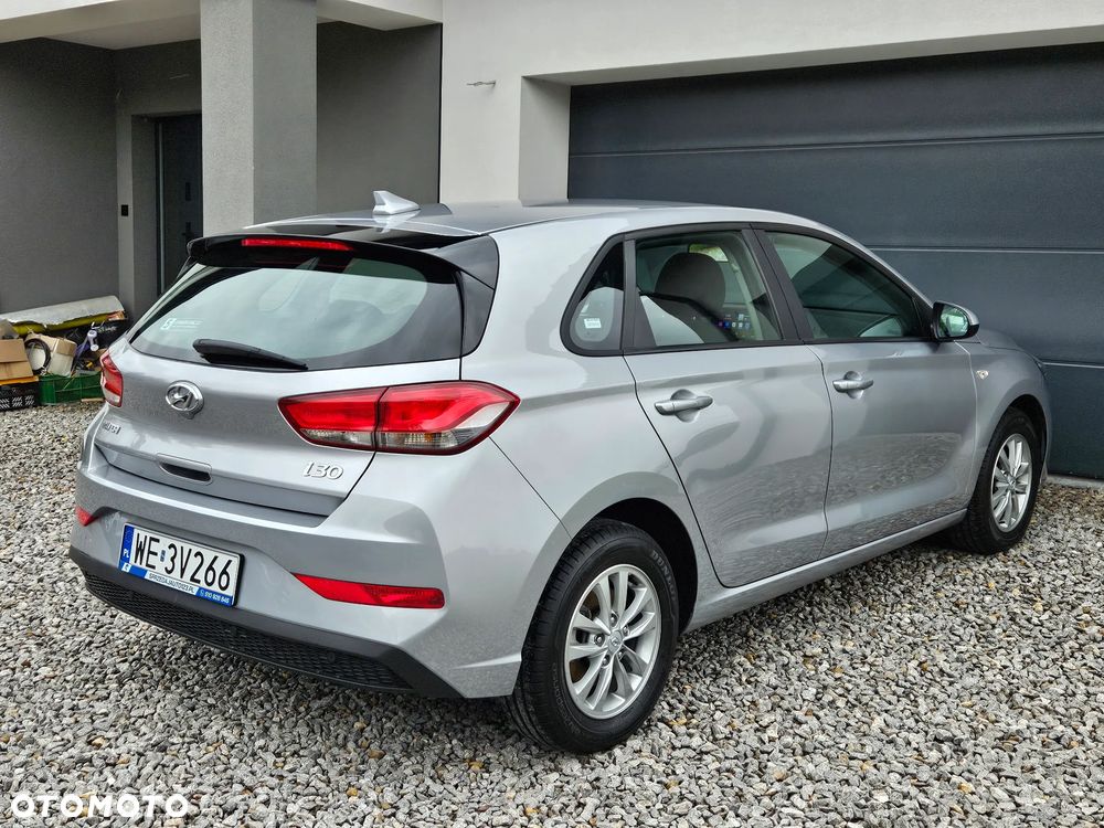 Hyundai i30 1.5 DPI Classic + - 6