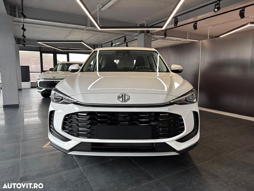 MG ZS HEV 1.5 GSI AT Explore - 3