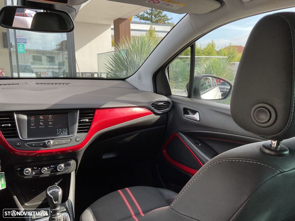 Opel Crossland 1.2 T GS Line - 33