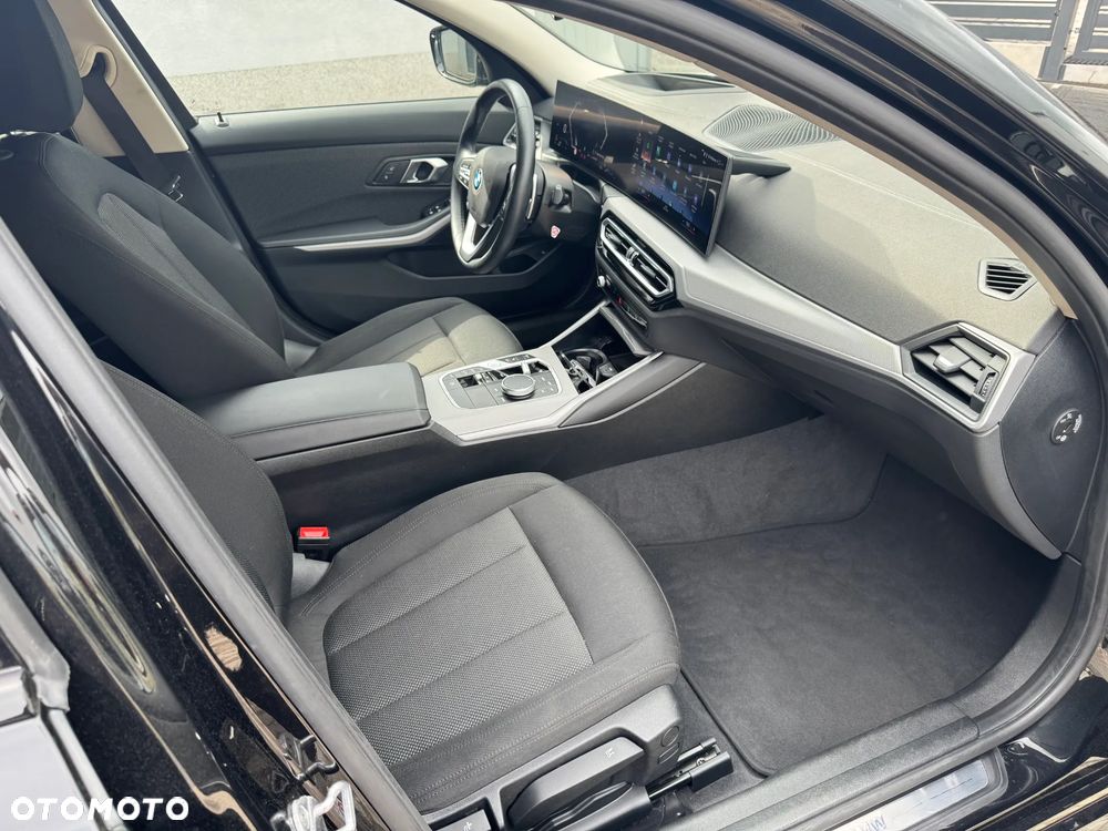 BMW Seria 3 318i Business Edition - 28