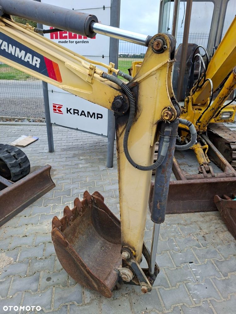 Yanmar B-22 - 26
