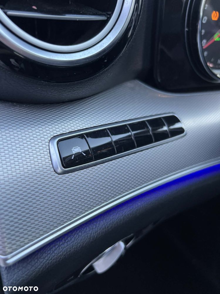 Mercedes-Benz Klasa E - 28