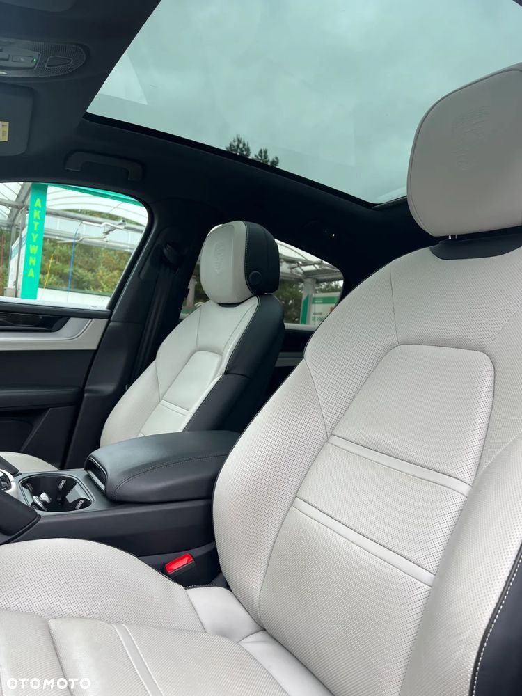 Porsche Cayenne Coupe - 8