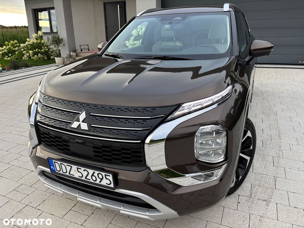 Mitsubishi Outlander - 3