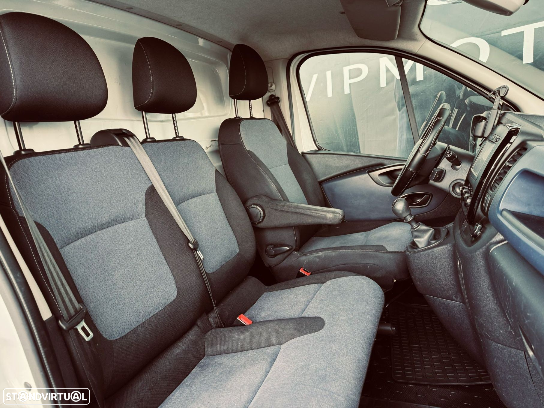 Opel Vivaro - 14