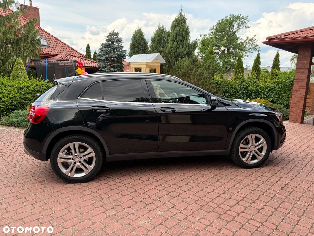 Mercedes-Benz GLA 250 4Matic 7G-DCT Urban - 8