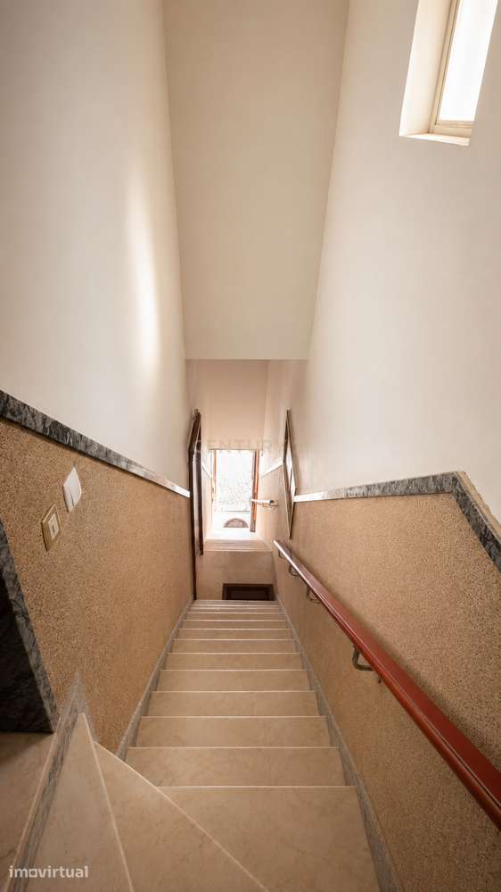 PRÉDIO NO CENTRO HISTÓRICO DE SETÚBAL - UMA OPORTUNIDADE QUE RARAMENTE - Grande imagem: 2/20