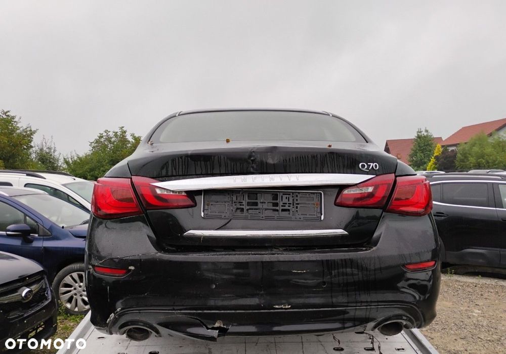 Infiniti Q70 - 23