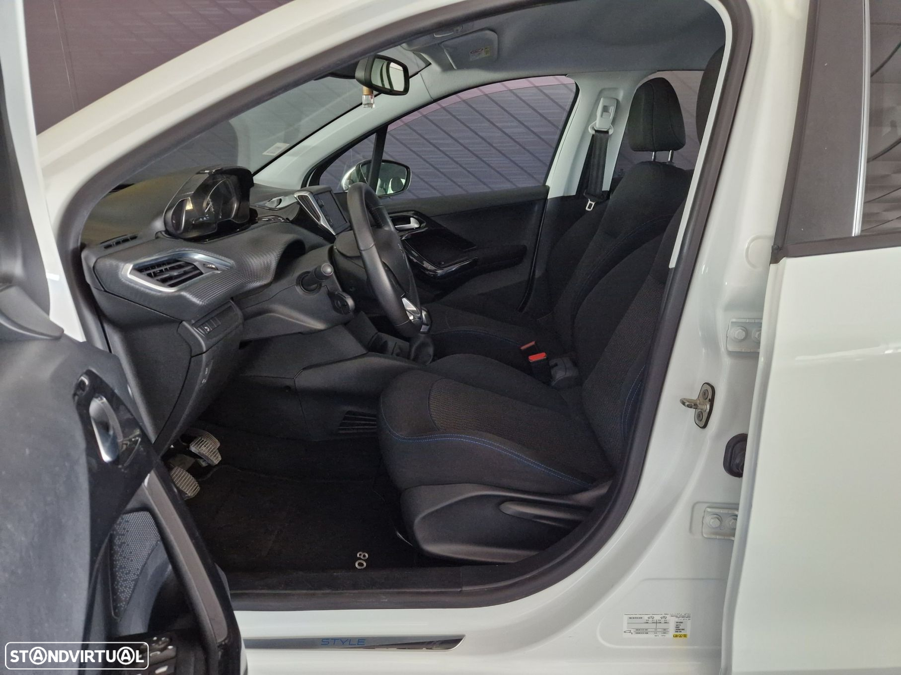Peugeot 208 1.2 PureTech Style - 8