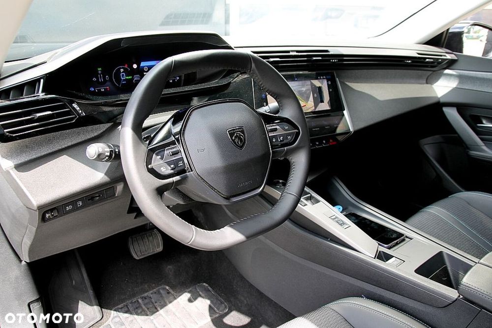 Peugeot 408 - 3