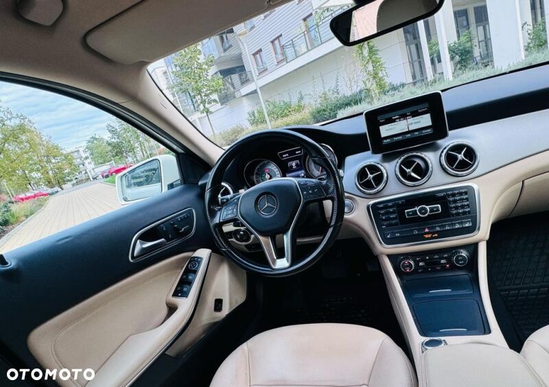 Mercedes-Benz GLA 250 4-Matic - 9
