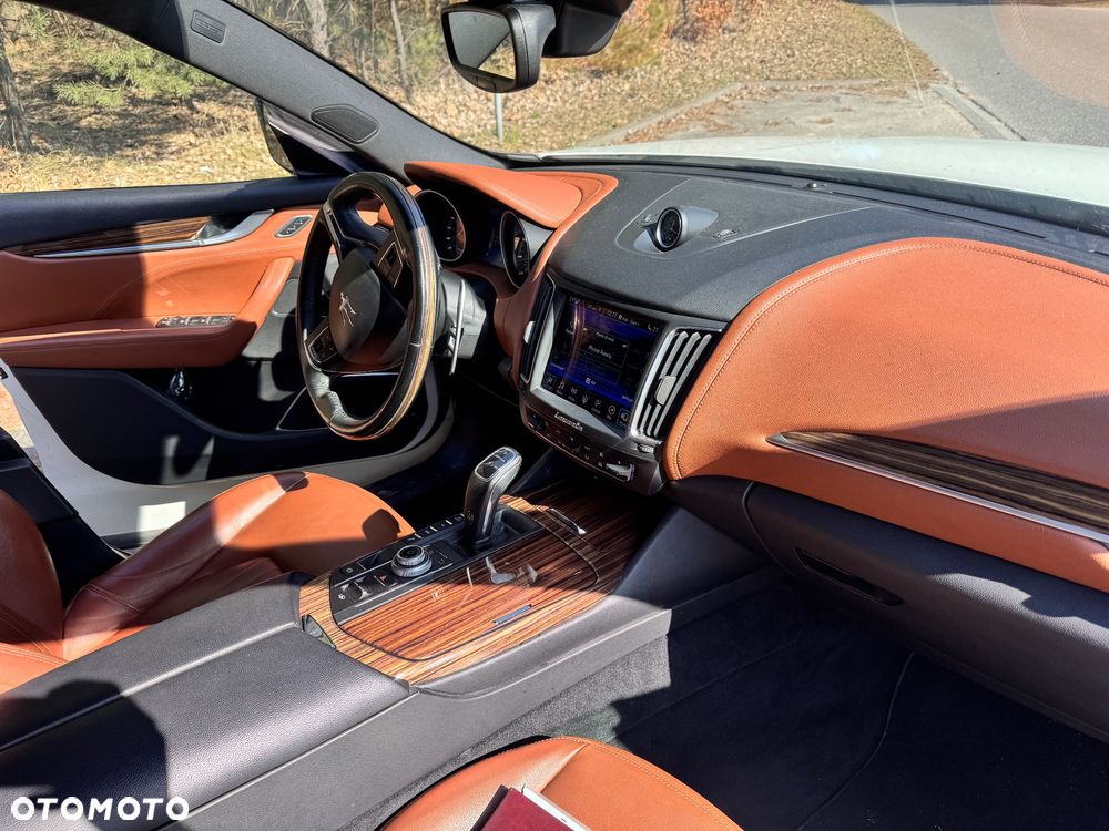 Maserati Levante S - 7