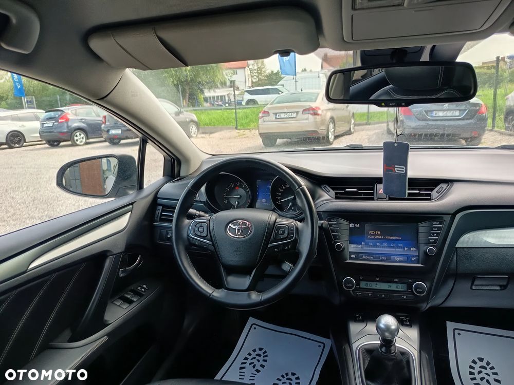 Toyota Avensis 1.8 Premium - 19