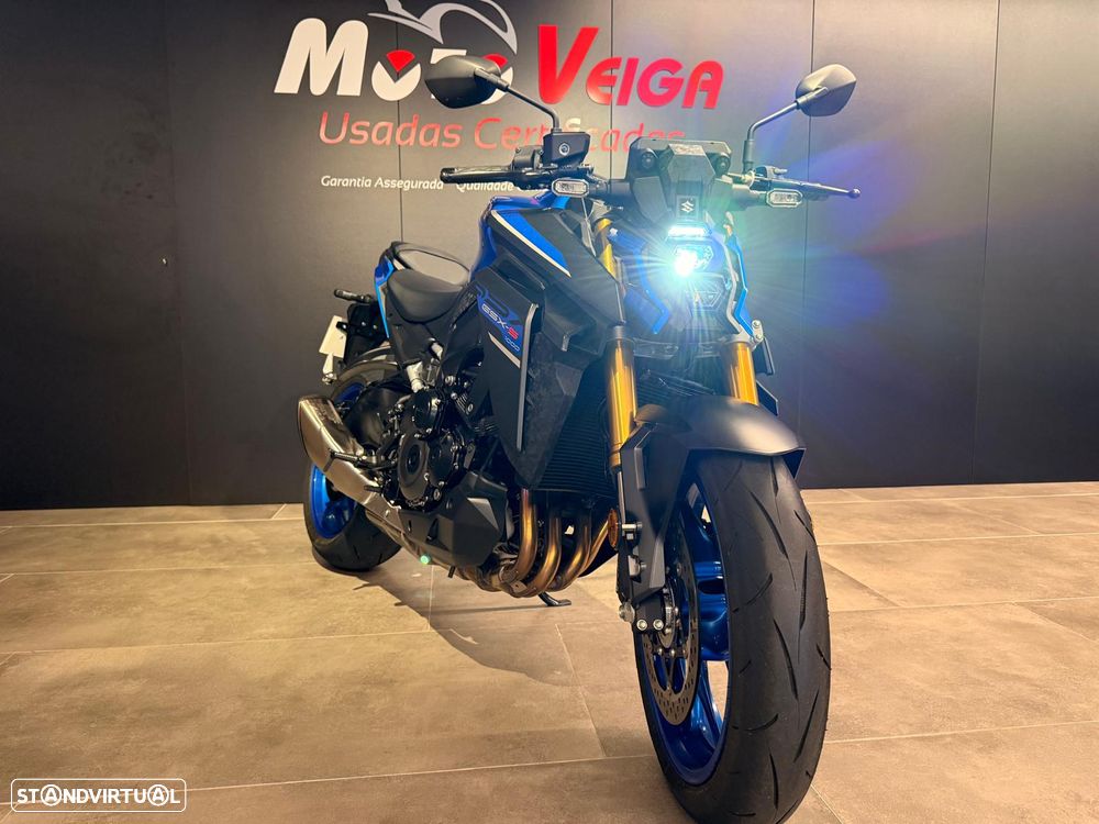 Suzuki GSX - 8