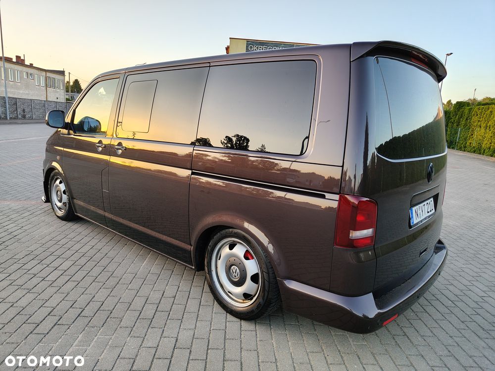 Volkswagen Multivan - 22