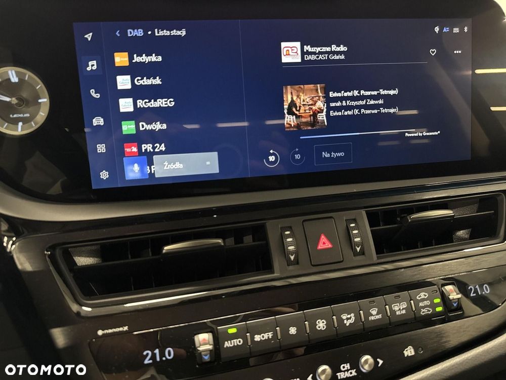 Lexus ES 300h Business Edition - 21