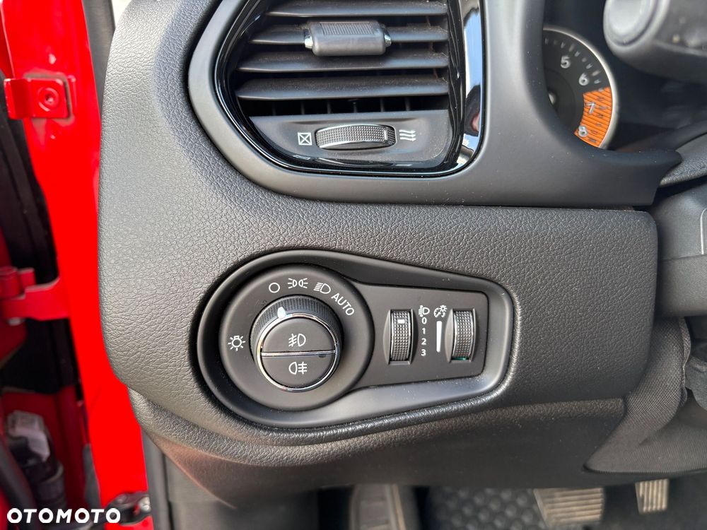 Jeep Renegade - 21