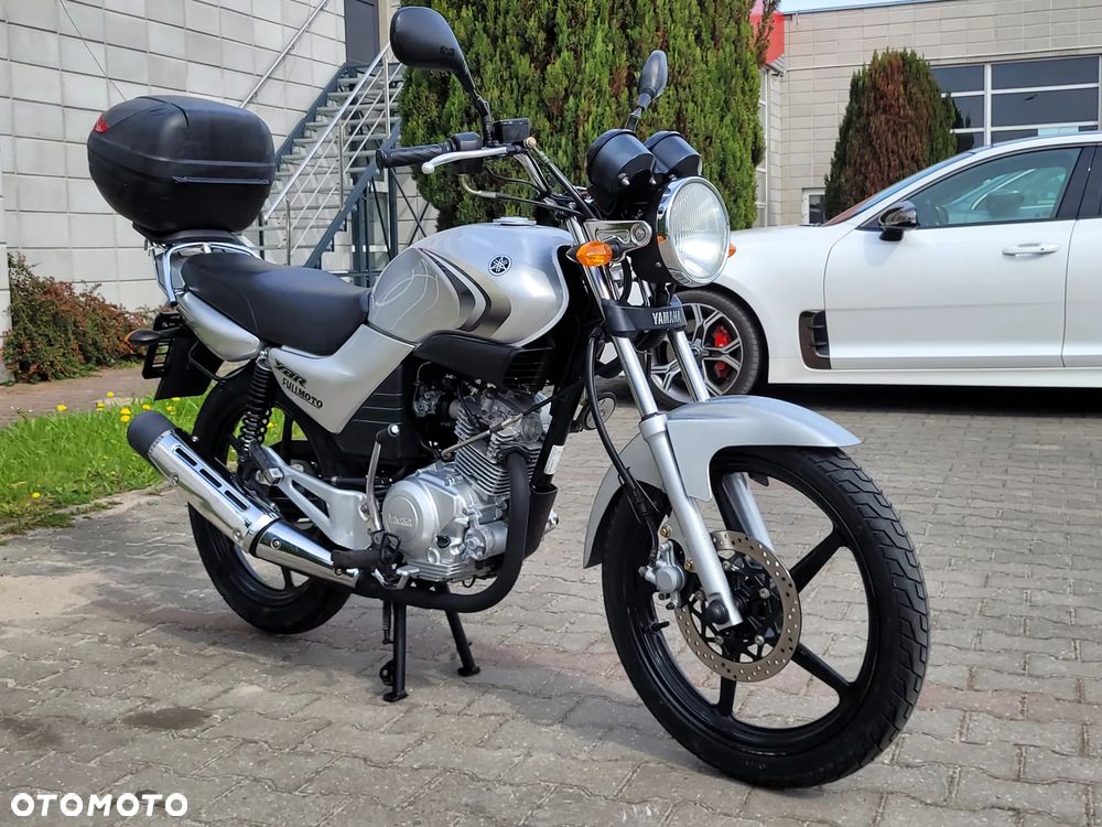 Yamaha YBR - 8