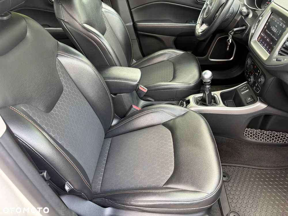 Jeep Compass 1.4 TMair Longitude FWD S&S - 16