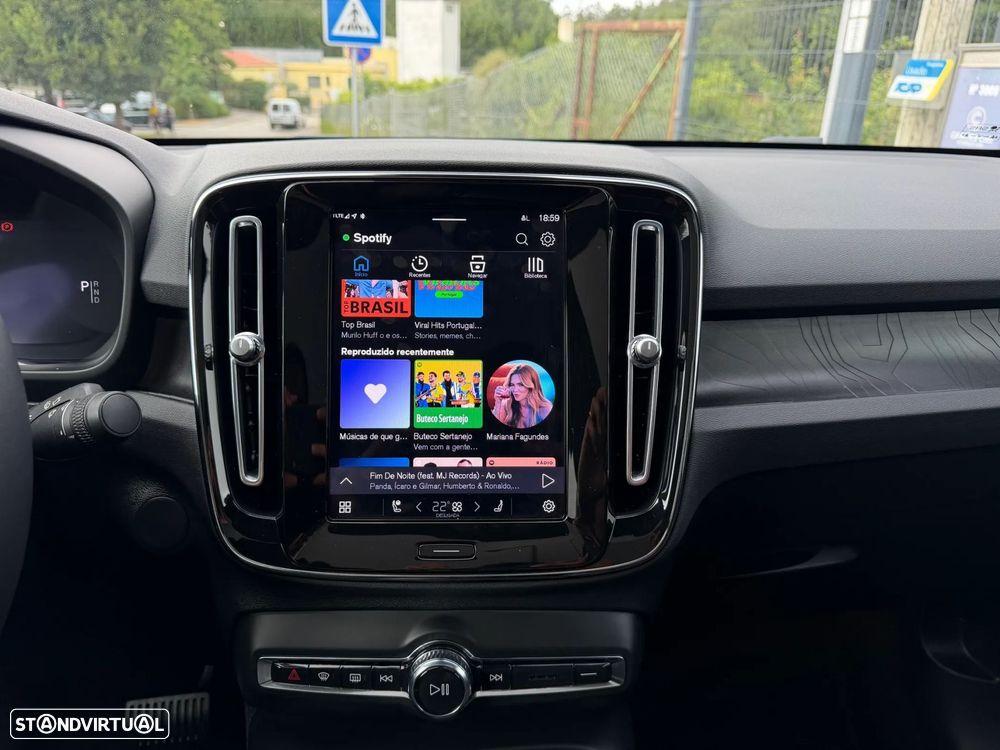 Volvo C40 Recharge Plus - 32