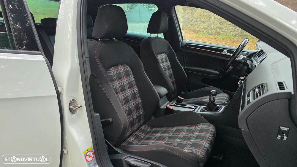 VW Golf 2.0 GTI - 15
