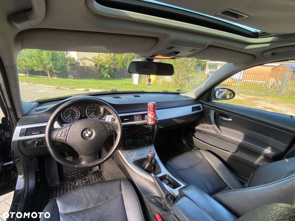 BMW Seria 3 320i - 11