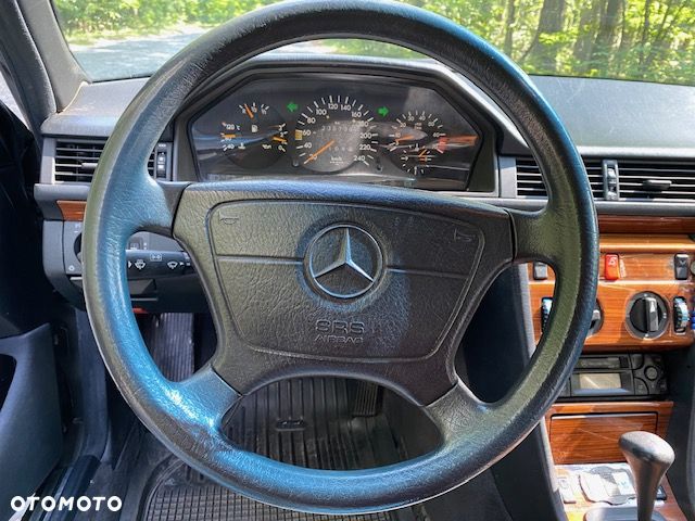 Mercedes-Benz W124 (1984-1993) - 17