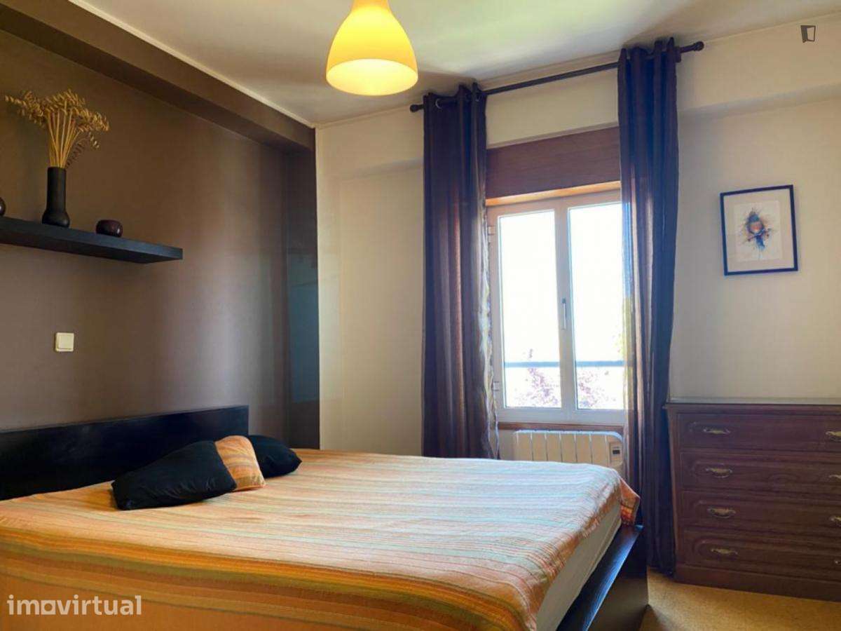 Quarto - localizado em Campanhã Porto - Grande imagem: 2/11