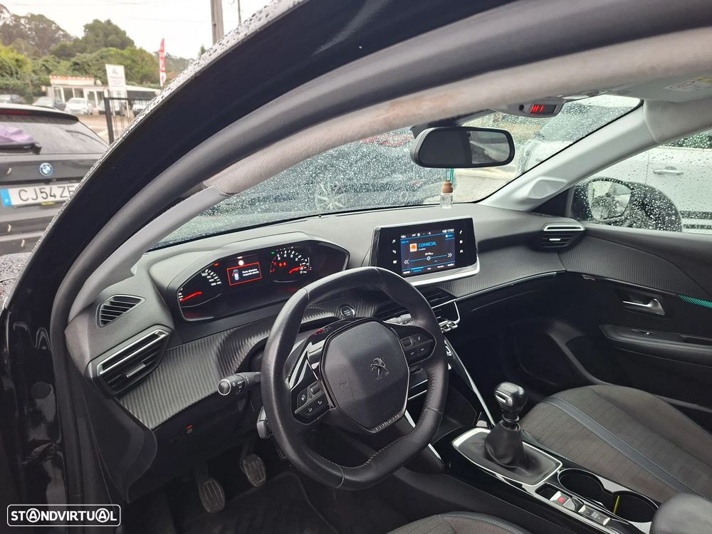 Peugeot 208 - 43