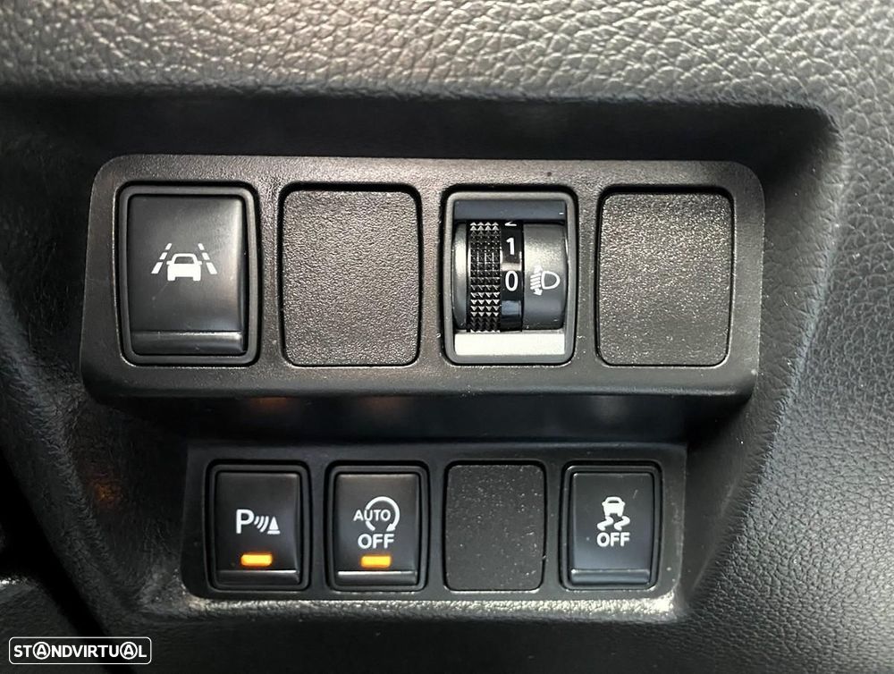 Nissan Qashqai 1.5 dCi N-Connecta - 24