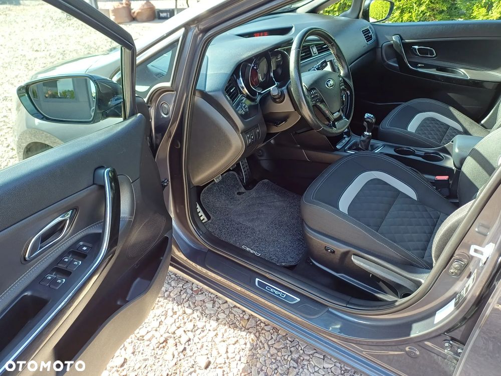 Kia Ceed 1.6 CRDi GT Line - 10