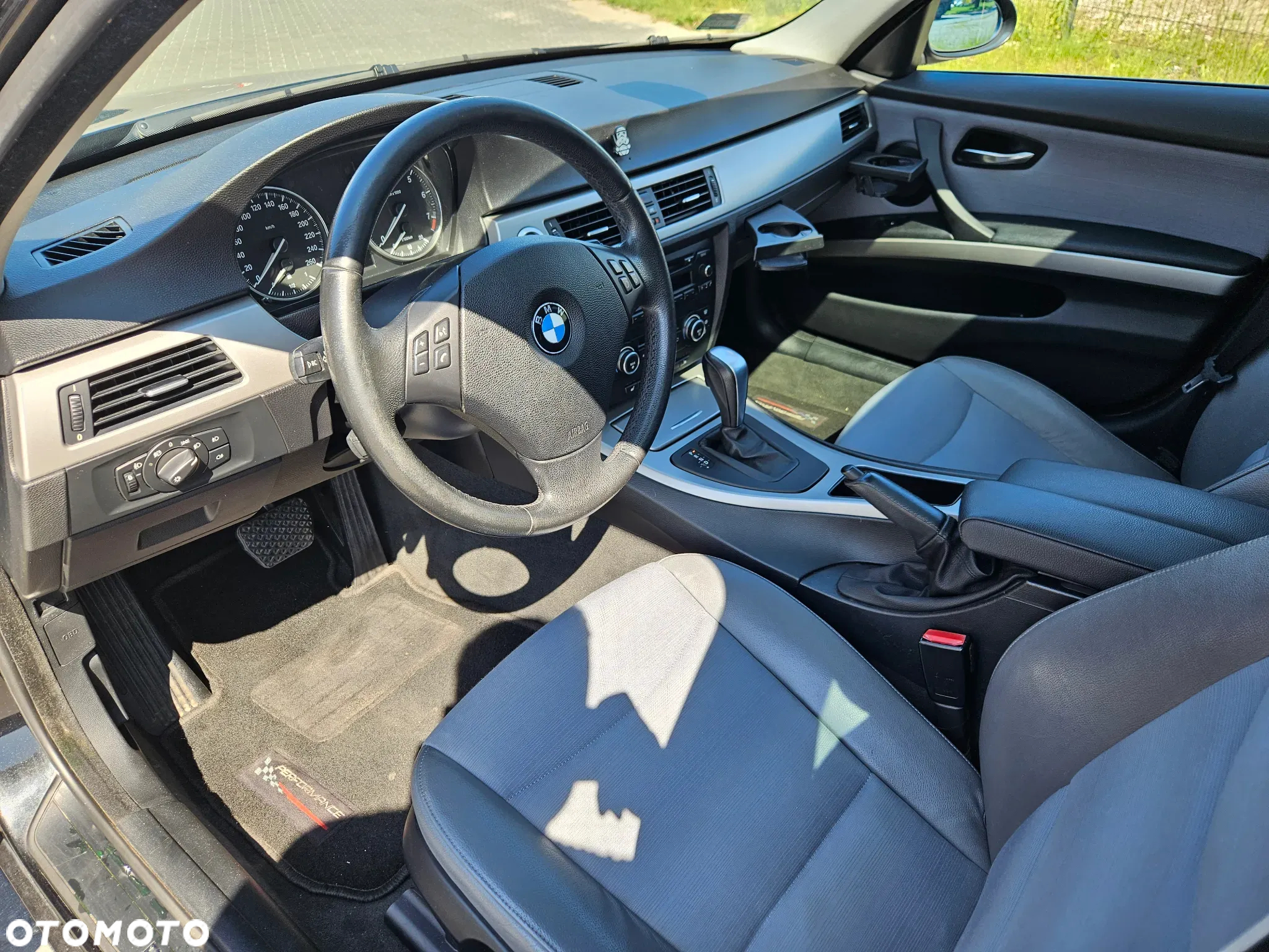 BMW Seria 3 320i - 9
