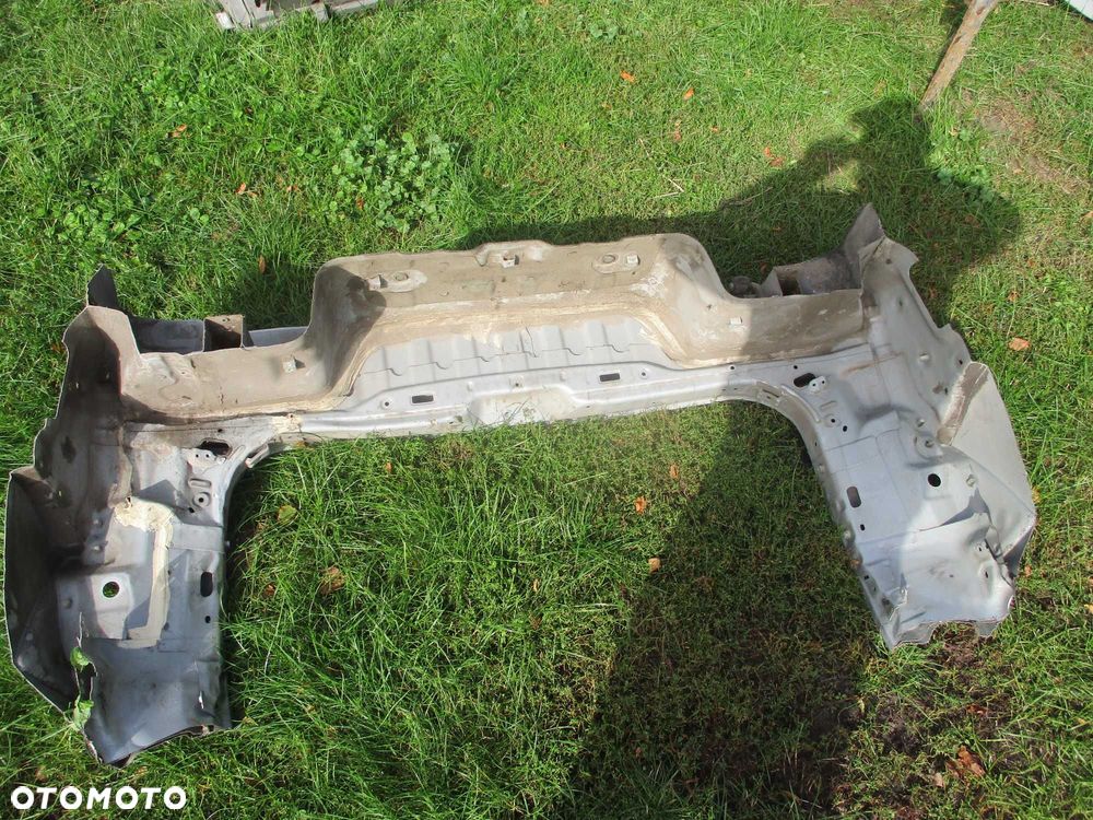 KIA Ceed I kombi 5D 07-12 PAS TYLNY - 4