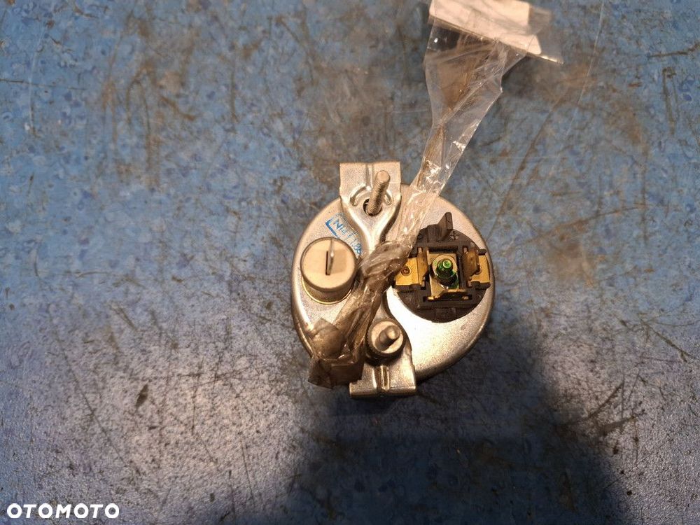 MERCEDES BENZ KACZKA 207 D WSKAŹNIK PALIWA - 2