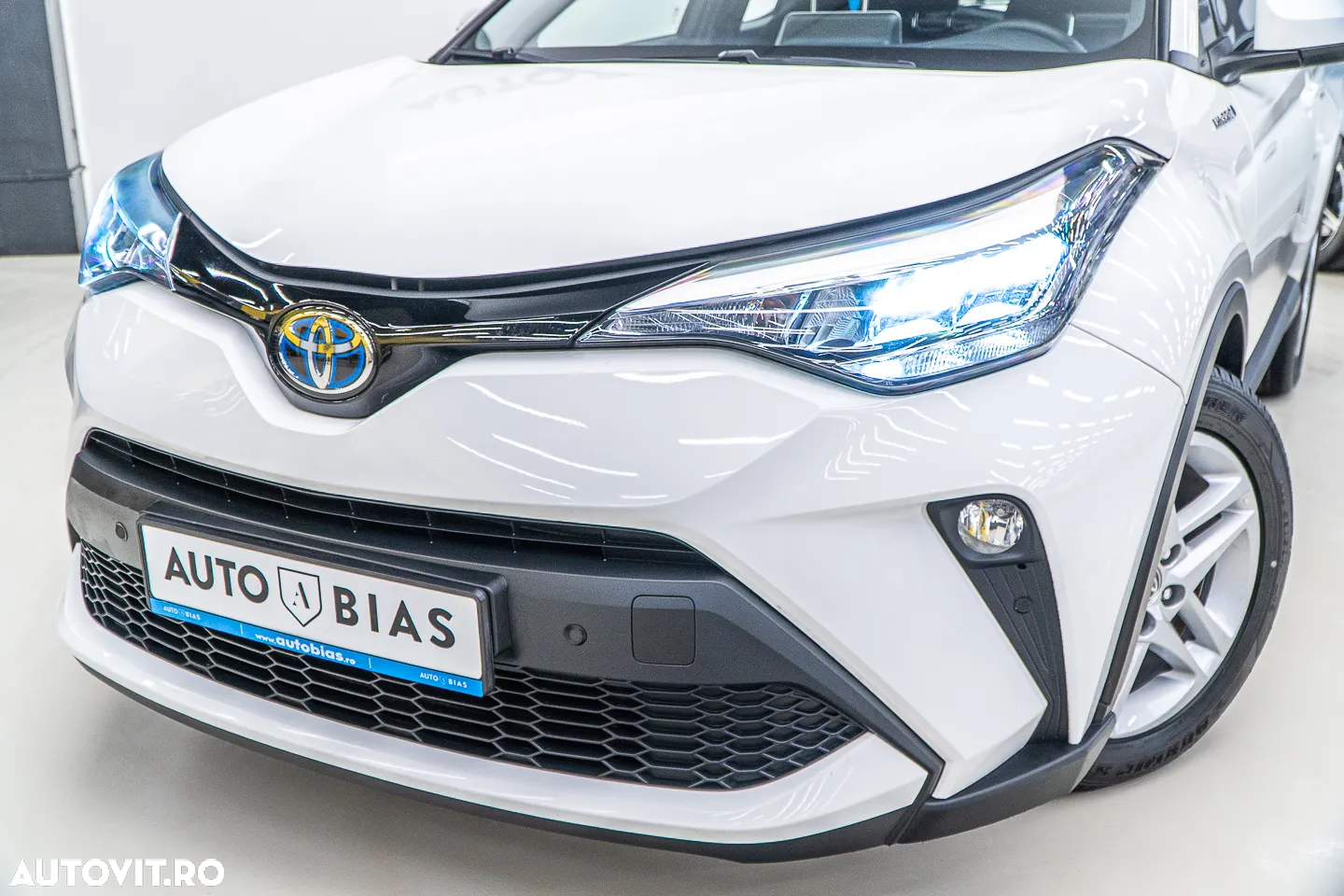 Toyota C-HR 1.8 HSD 122 CP 4x2 CVT Cult - 11