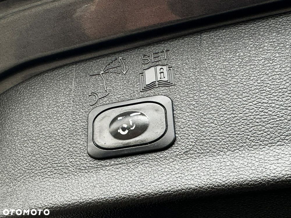 Ford Kuga 1.5 EcoBoost 2x4 Titanium - 30