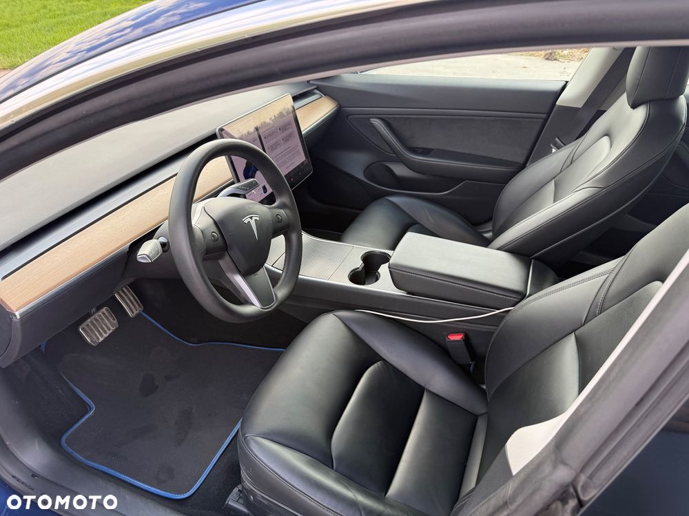 Tesla Model 3 Standard Range Plus - 28